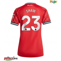 Camiseta Manchester United Luke Shaw #23 Primera Equipación para mujer 2025-26 manga corta